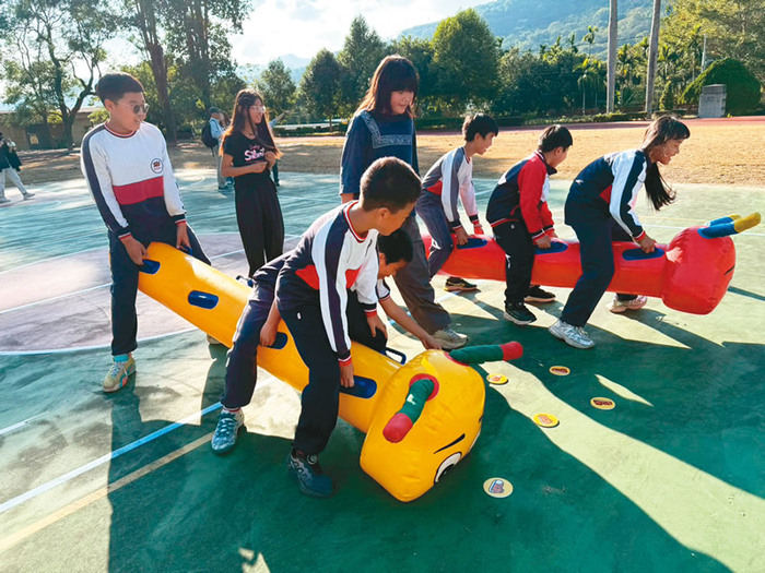 1141218「亞東creativity~形塑長福未來家園新意象」-南投縣長福國小、台中市龍港國小一同玩實境解謎圖片