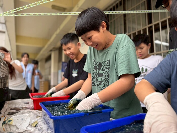 1150422廣福科學營-染色的過程真的很好玩