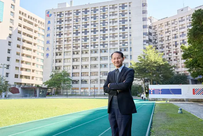 圖片來源：亞東科技大學。亞東科大校長黃茂全強調兵馬未到糧草先行，為學生創造好環境才能在學業考照與競賽脫穎而出，讓學生畢業時不只帶畢業證書，更有即戰力。