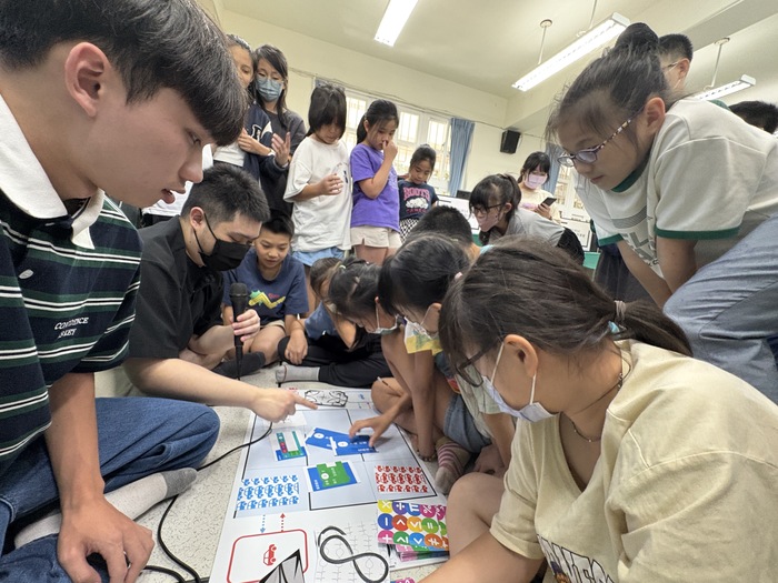 20250815-弱勢學生科學營-桌遊學程式圖片