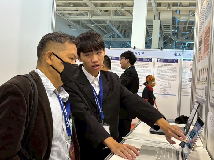 1141206高雄發明展_血管內膜作品奪金、特別獎評比過程圖片