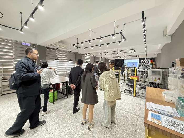 1150204內湖高工策略聯盟_工業管理系黃秀鳳主任介紹系所課程特色