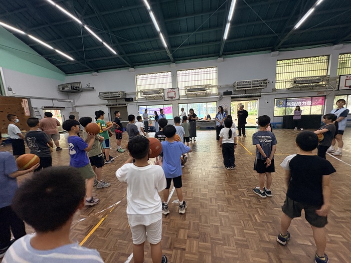20260429新竹國小籃球營_民富校長特地前來勉勵小朋友們