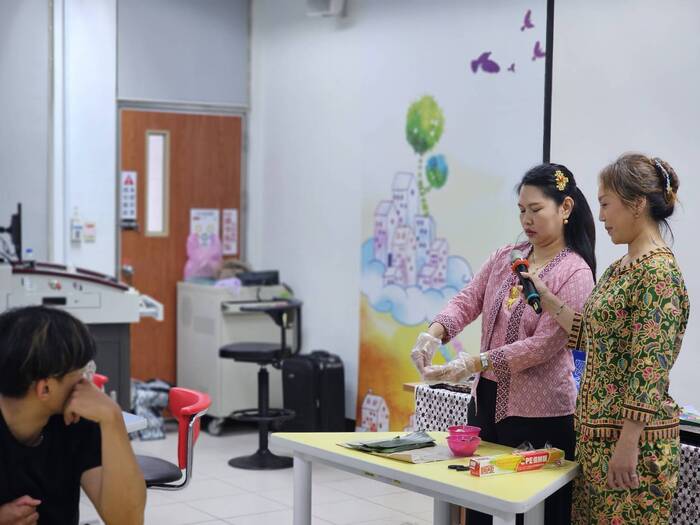 1150617-「印」象亞東慶端午-印尼新住民講師曹寒妮講解印尼米食小吃