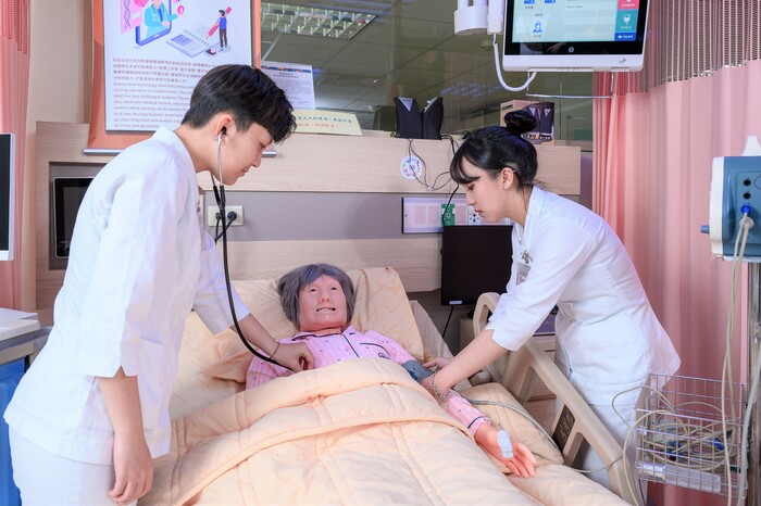 亞東科大醫務管理系開設「健康科技與產業創新專班」