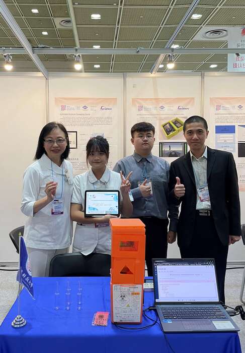 圖四、亞東科大參賽作品「自動化安瓿剝取裝置」團隊合影