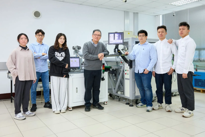亞東科技大學持續打造與產業實務結合教學場域，圖為電機工程系高階PLC智慧產線實驗室