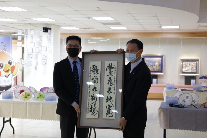 亞東科大通識中心攜手鶯歌工商 創藝流轉展現人文關懷美學素養