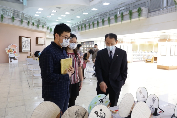 亞東科大通識中心攜手鶯歌工商 創藝流轉展現人文關懷美學素養