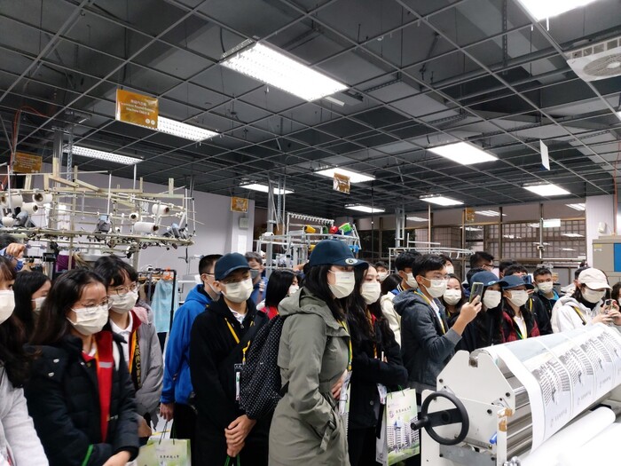 馬來西亞學子觀摩亞東科大「馬來西亞高科技人才培訓基地」