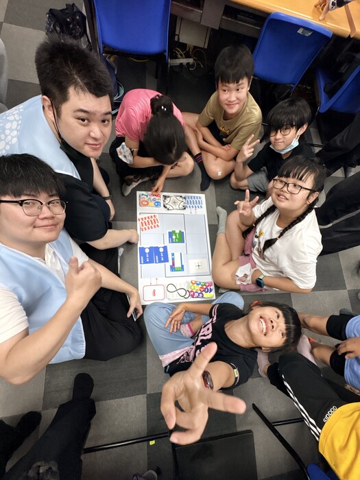 1150415力行國小弱勢科學營-小朋友最愛的桌遊環節