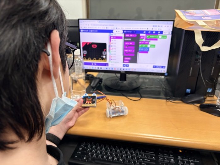 1150415力行國小弱勢科學營-我的小車車也會發光喔