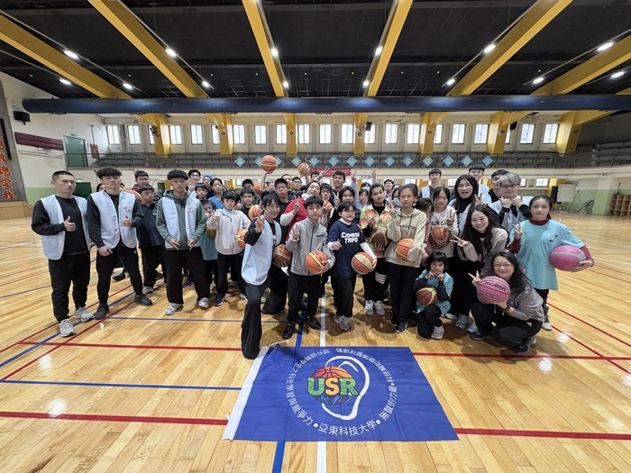 1150121共融籃球體驗營-與台北啟聰學校校長大合照