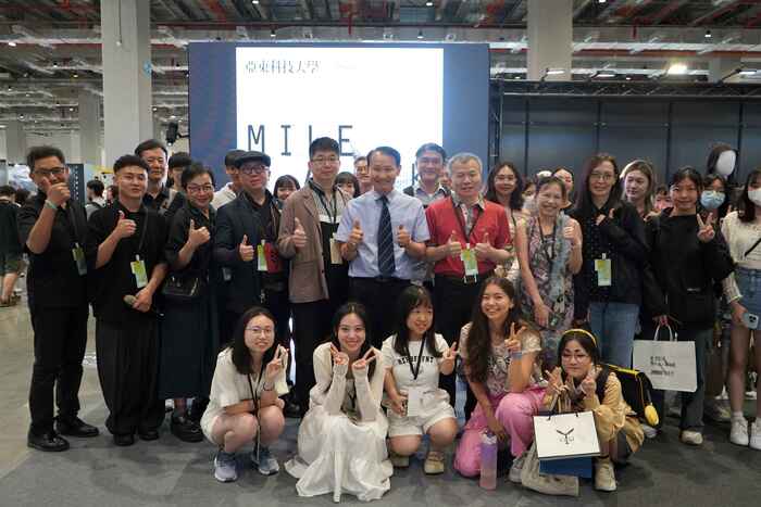 1140509新一代設計展開幕-全體大合照