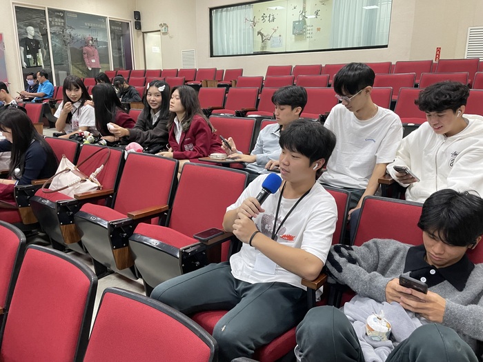 1141106亞東科大承辦新北市職場英語體驗營-學員對於參訪紡研所心得分享圖片