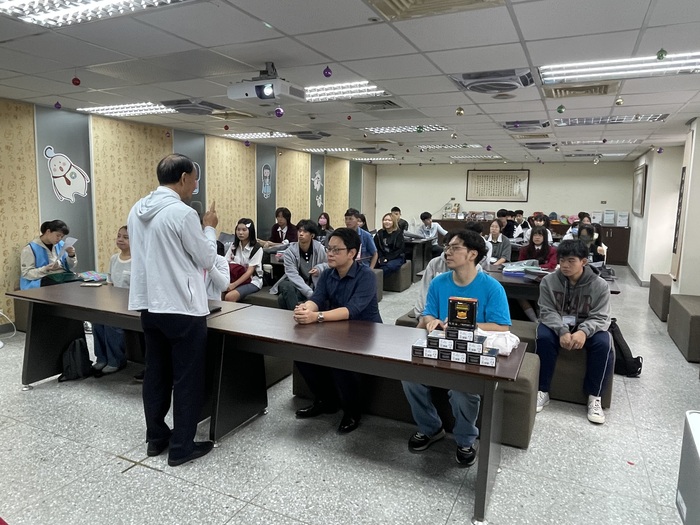 1141106亞東科大承辦新北市職場英語體驗營-黃茂全校長鼓勵高中職學子從口說英語出發認識世界新科技圖片