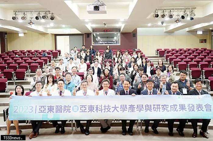 亞東醫院暨科大秀產學與研究成果