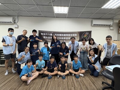 【USR】亞東科技大學攜手產學，與啟聰學校共同開啟聽障學生的科學探索之旅圖片