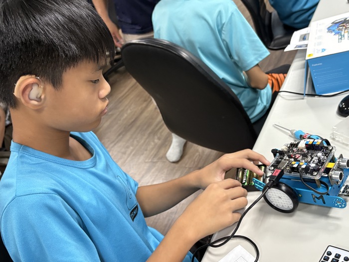 114/10USR特教學生科學營-我也會操作智慧小車圖片