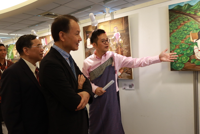 用峇里島傳統「竹筆工法」呈現　劉玉玲畫作將在亞東科大展出