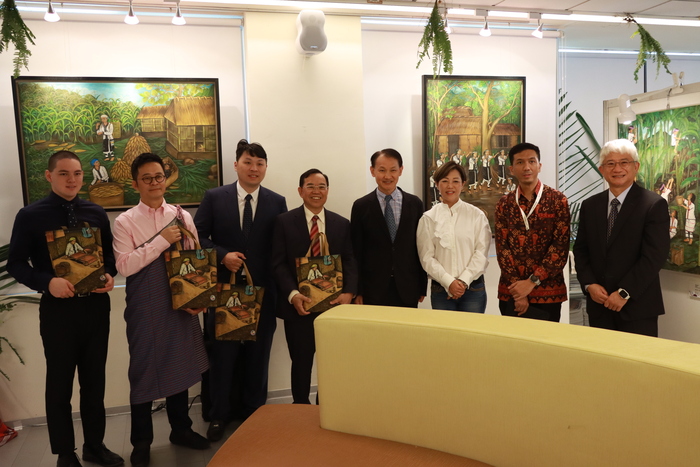 用峇里島傳統「竹筆工法」呈現　劉玉玲畫作將在亞東科大展出