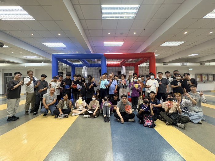 1150523【2026亞東通訊盃國三無人機足球體驗暨3+2+2N 新五專班說明會】大合照