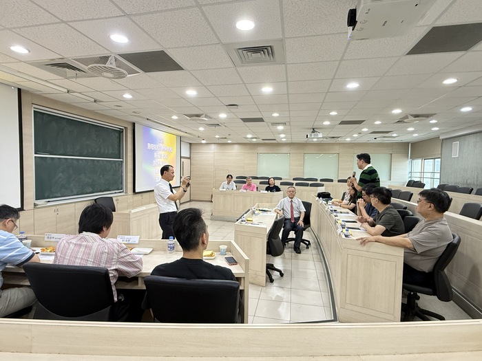1150520聖母醫護專校蒞臨參訪-林伯修理事長分享對宜蘭之成長經驗