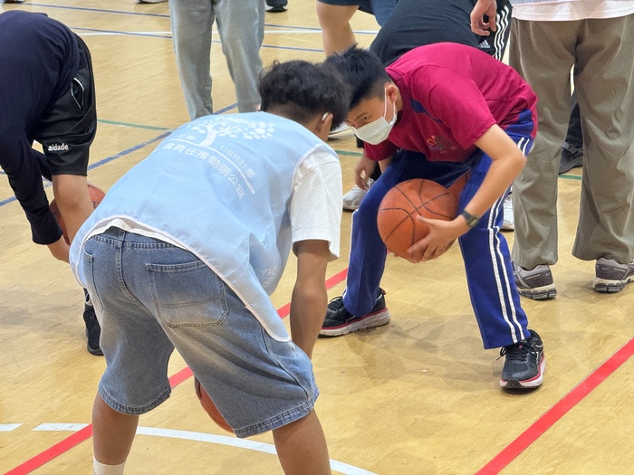 1150409新竹特教科學營-大哥哥陪我練習傳球