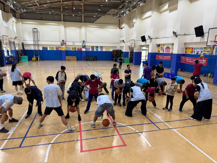 1150409新竹特教科學營-看我們大夥們認真的運球