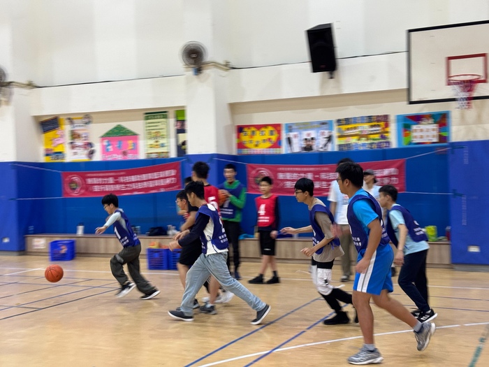 1150409新竹特教科學營-看我們跑起來追球也能很俐落喔！